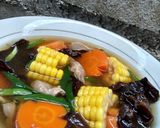 Foto langkah ke 4 dari resep Sop Jamur Kuping ala Agip Riani.