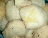 A picture of step 4 of Dahi bhallay.