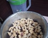 Foto langkah ke 2 dari resep Kolak pisang ubi ungu.