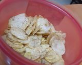 A picture of step 9 of Non fried potato chips.