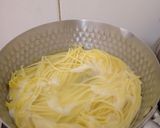 Foto langkah ke 1 dari resep Spaghetti Simple Telur Bakso Kecap Rumahan.