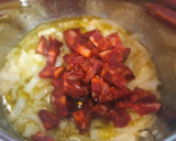 Foto del paso 2 de la receta: Pechuga de pollo en salsa de chorizo
