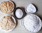 Hình bước làm 1 của món Bánh CHUỐI hấp miền Tây