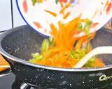 Foto langkah ke 3 dari resep Orak Arik Telur Buncis & Wortel.