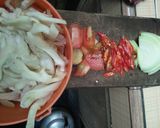 Foto langkah ke 2 dari resep Tumis Kangkung Terasi Jamur Tiram 🍄.