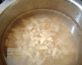 A picture of step 1 of உருளைக்கிழங்கு பொரியல்.