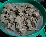 Foto langkah ke 1 dari resep Brokoli Sapi Lada Hitam.