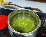 A picture of step 2 of Dana Palak Curry.