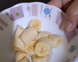 A picture of step 1 of Cheeko banana shake.