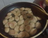 Foto langkah ke 2 dari resep Ayam Sosis Asam Manis.