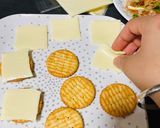 मोनाको बिस्कुट सैंडविच (Monaco biscuit sandwich recipe in Hindi) रेसिपी चरण 3 फोटो