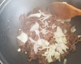 Foto del paso 2 de la receta: Pasta con carne picada y bechamel de boletus