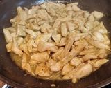 Foto del paso 2 de la receta Calabaza rellena de pollo con pasas