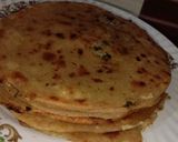 A picture of step 4 of Mooli (radish) parathe.