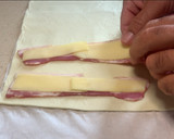 Foto del paso 2 de la receta: Rulos de bacon con queso