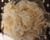 Habart savanyú káposzta kölessel házi füstölt kolbásszal (lepirított lisztes habarással) recept fázis 1 fotója