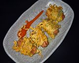 Foto langkah ke 7 dari resep Mie gulung sosis tanpa telur dengan parsley bubuk sederhana sat set cemilan anak.