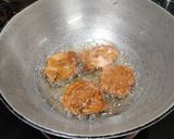 A picture of step 4 of Singhara atta aloo pakoda.