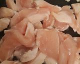 รูปขั้นตอนการทำที่ 1 ของ "อกไก่ผัดขิง" Stir Fried Chicken with Ginger