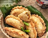 Foto langkah ke 8 dari resep Pastel goreng, awet crunchynya.