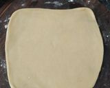 A picture of step 5 of Egg lifafa paratha.