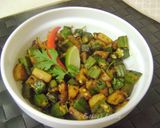 A picture of step 4 of Aloo Bhindi Stir Fry (Potatoes & Okra Stir Fry).