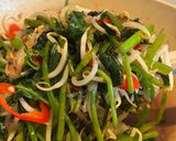 Foto langkah ke 4 dari resep Tumis Kangkung Tauge.