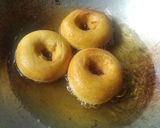 Foto langkah ke 4 dari resep Donat labu kuning.