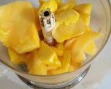 A picture of step 1 of Mango Shake.