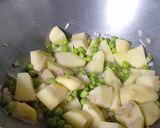 A picture of step 3 of Cauliflower Sabzi.