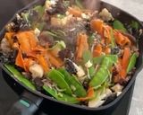 A picture of step 1 of Stir- Fry Vermicelli With 8 Things.