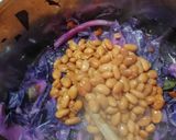 Foto del passaggio 3 della ricetta Zuppa di cavolo viola e fagioli borlotti