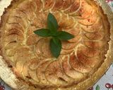Foto del paso 8 de la receta: Tarta de hojaldre con crema pastelera y manzanas