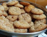 गुबगुबीत फुगलेले जाळीदार अनारसे (anarse recipe in marathi) रेसिपी स्टेप 8 फोटो 