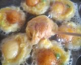 Foto langkah ke 6 dari resep Pentol Telur Goreng.