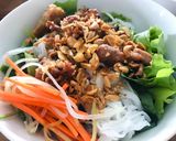Hình bước làm 6 của món Bún thịt nướng chả giò