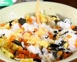 Foto langkah ke 3 dari resep Jumeokbap (Korean Rice Ball).