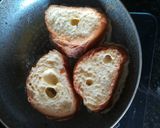 Foto del paso 2 de la receta: Tostadas Francesas para el desayuno