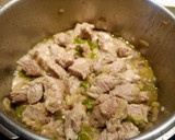 Foto del paso 2 de la receta: Carne de cerdo en salsa con setas