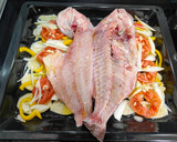 Foto del paso 2 de la receta: Pargo rojo al horno