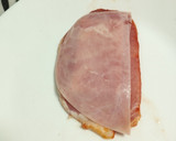 Foto del paso 2 de la receta: Filetes de lomo con jamón de York y queso