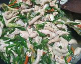 Foto langkah ke 5 dari resep Oseng usus lombok ijo.