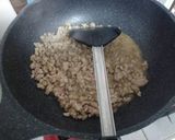 รูปขั้นตอนการทำที่ 4 ของ สปาเก็ตตี้ผัดหมูสับตำลึง
