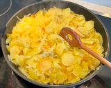 A picture of step 2 of Spanish Potato Omelette with Onion (Tortilla de Patata con Cebolla).