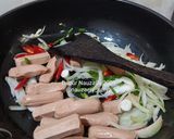 Foto langkah ke 2 dari resep Sosis Saus Kecap Lada Hitam.
