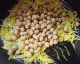 عکس مرحله 6 از دستور رشته پلو با سس نخود