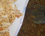A picture of step 7 of Crispy chicken mongh daal Kachori😋.