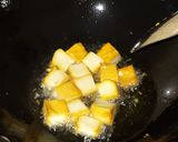 Foto langkah ke 1 dari resep Tahu kuning kecap pedas vegetarian.