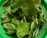 Foto langkah ke 2 dari resep Sayur bayam jagung manis.