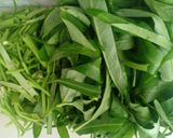 Gambar langkah 1 resipi Kangkung Goreng Belacan.